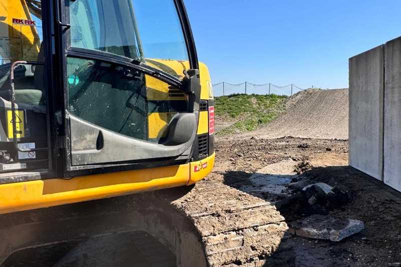 OmecoHub - Immagine JCB JZ140LC